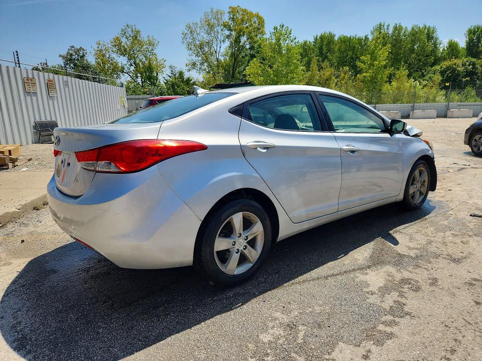 2013 Hyundai Elantra მანქანა იყიდება აუქციონზე, vin: KMHDH4AE8DU013889, აუქციონის ნომერი: 66203826
