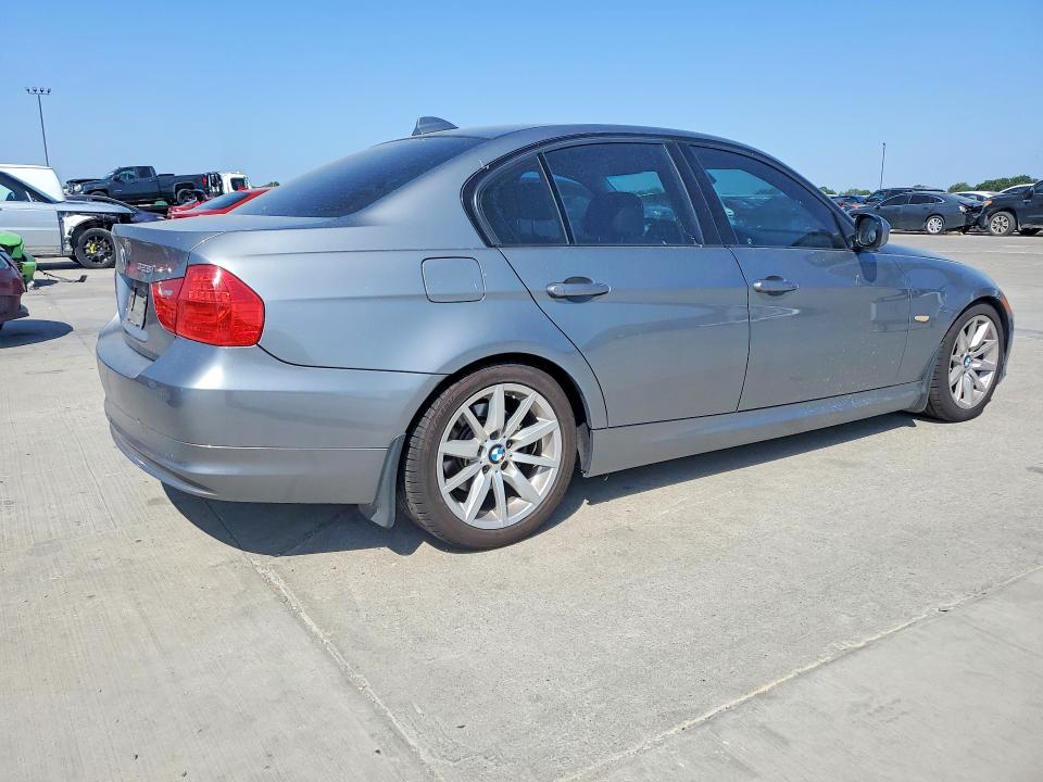 64551936 :رقم المزاد ، WBAPH7G51ANM52753 vin ، 2010 Bmw 328 مزاد بيع