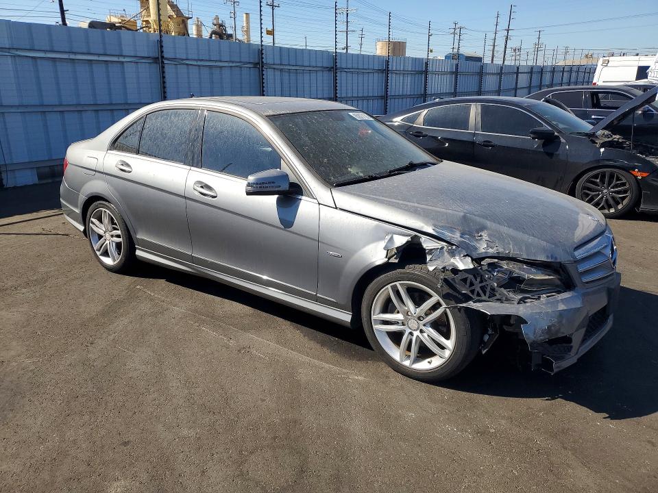 2012 Mercedes-benz C მანქანა იყიდება აუქციონზე, vin: WDDGF4HB6CR201191, აუქციონის ნომერი: 65877136