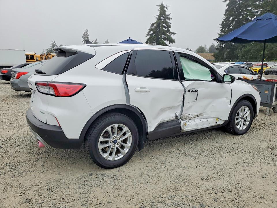 Продажа на аукционе авто 2020 Ford Escape, vin: 1FMCU0G60LUB13337, номер лота: 64502306