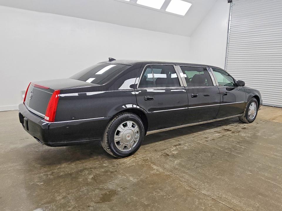 62770936 :رقم المزاد ، 1GE8K9C63BU550314 vin ، 2011 Cadillac Professional Chassis مزاد بيع