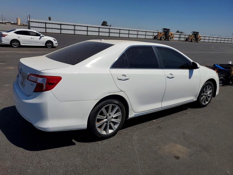 2014 Toyota Camry მანქანა იყიდება აუქციონზე, vin: 4T4BF1FK9ER371956, აუქციონის ნომერი: 63463906