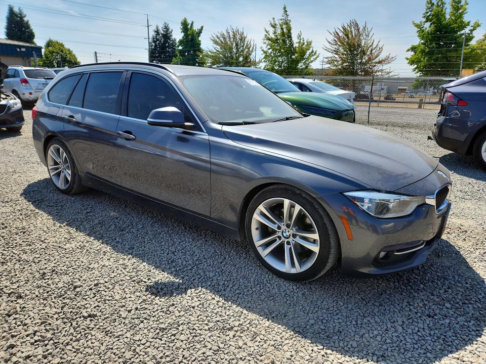 64511116 :رقم المزاد ، WBA8J1C57GK458448 vin ، 2016 Bmw 328 مزاد بيع