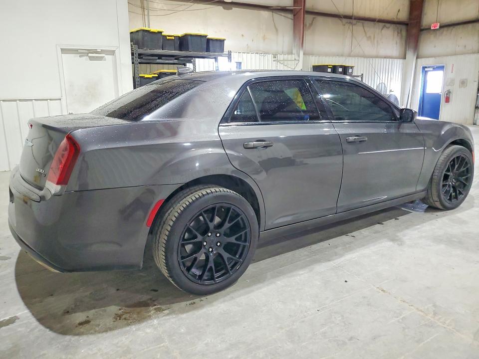 64045736 :رقم المزاد ، 2C3CCAGG7KH698462 vin ، 2019 Chrysler 300 مزاد بيع