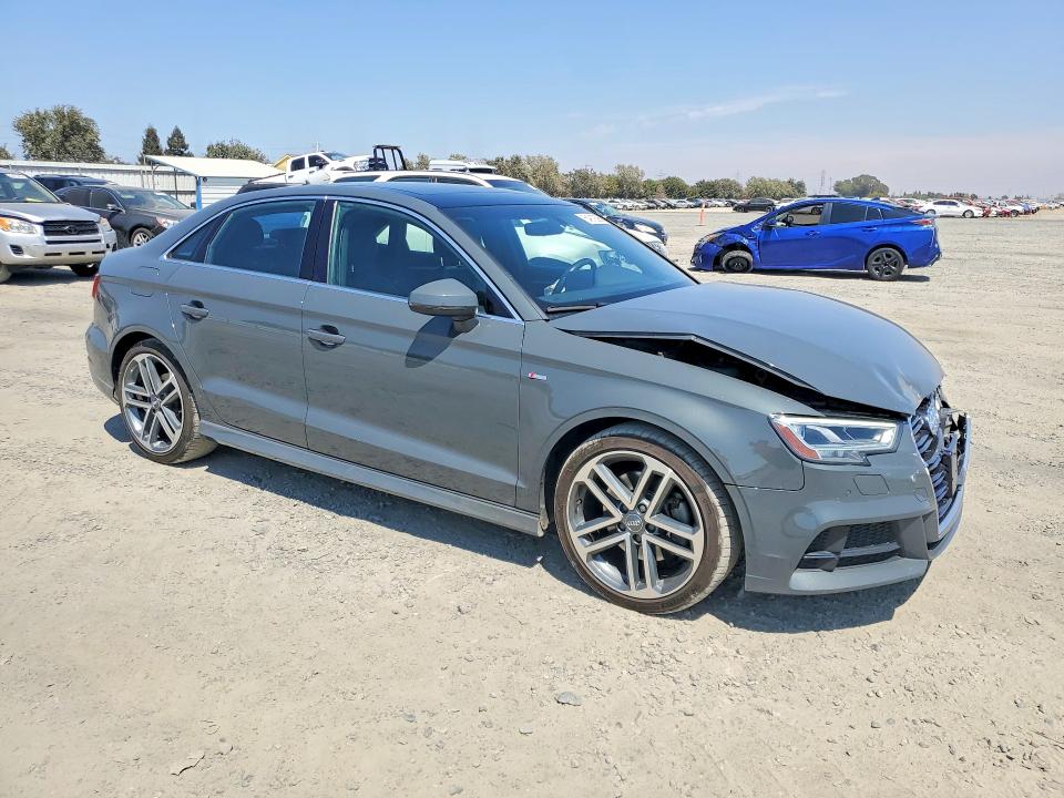 Продажа на аукционе авто 2017 Audi A3, vin: WAUJ8GFF4H1037508, номер лота: 64919296