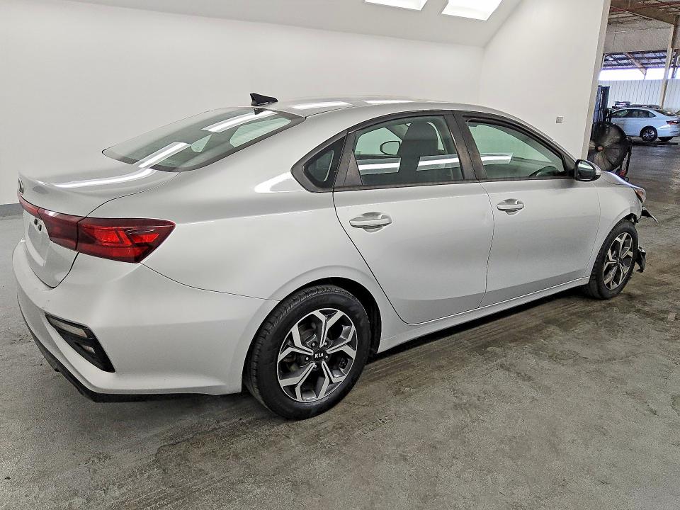 2019 Kia Forte მანქანა იყიდება აუქციონზე, vin: 3KPF24AD0KE015931, აუქციონის ნომერი: 61784186
