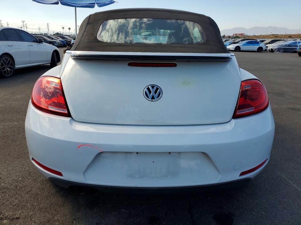 64097946 :رقم المزاد ، 3VW5P7AT5DM826183 vin ، 2013 Volkswagen Beetle مزاد بيع