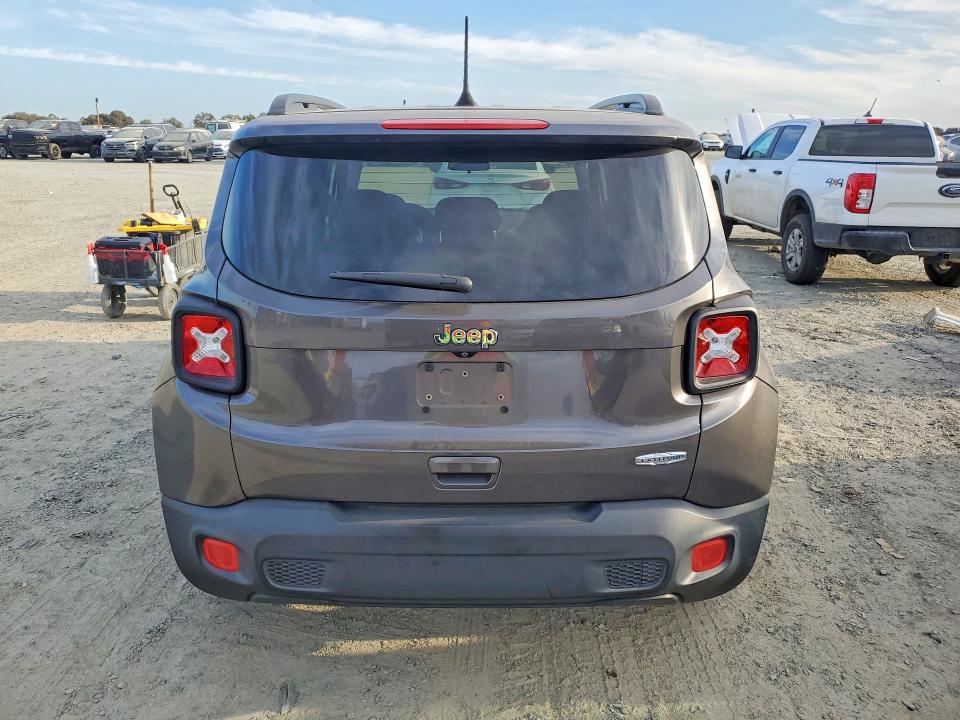 Продаж на аукціоні авто 2018 Jeep Renegade, vin: ZACCJABH7JPJ08014, номер лоту: 64564976