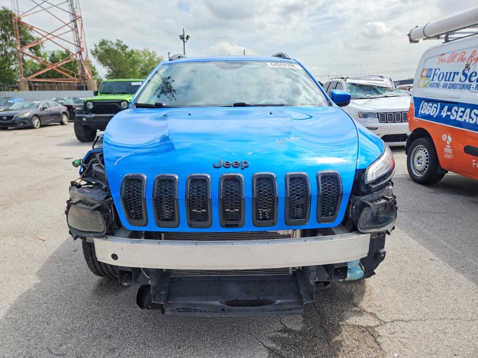 64559786 :رقم المزاد ، 1C4PJLCB0JD590267 vin ، 2018 Jeep Cherokee مزاد بيع