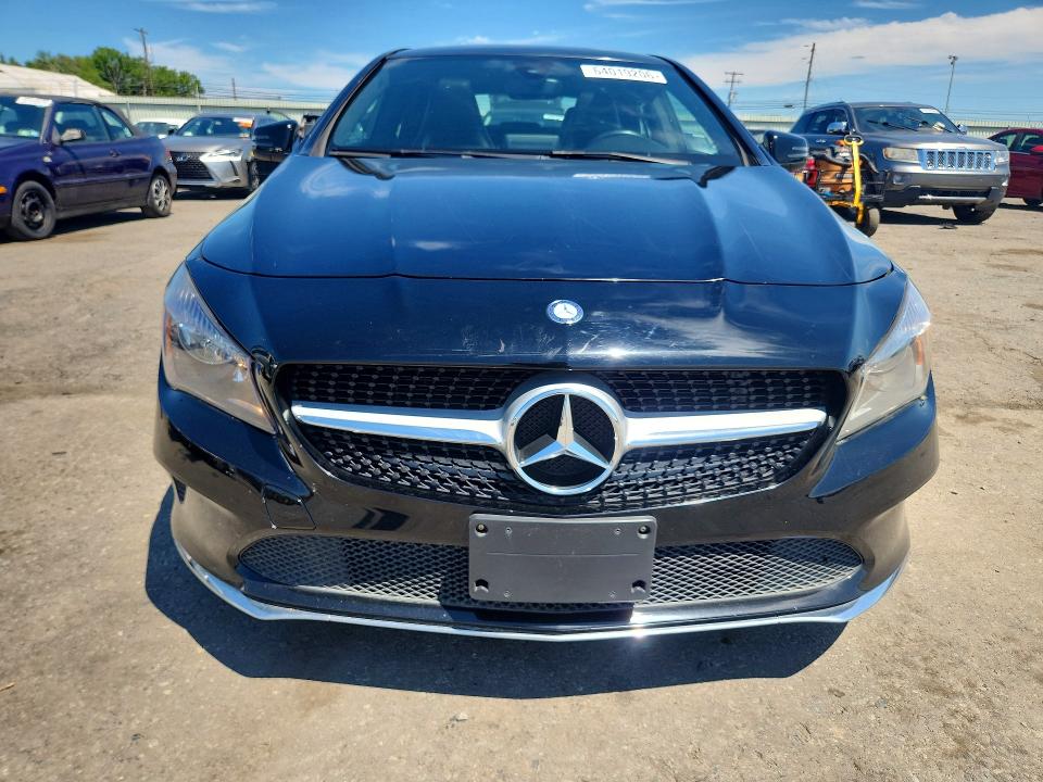 64019206 :رقم المزاد ، WDDSJ4GB4HN423527 vin ، 2017 Mercedes-benz Cla مزاد بيع