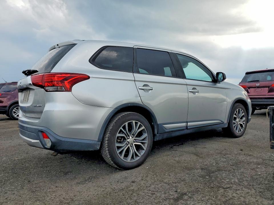 Продаж на аукціоні авто 2018 Mitsubishi Outlander, vin: JA4AD2A38JZ011302, номер лоту: 66527916