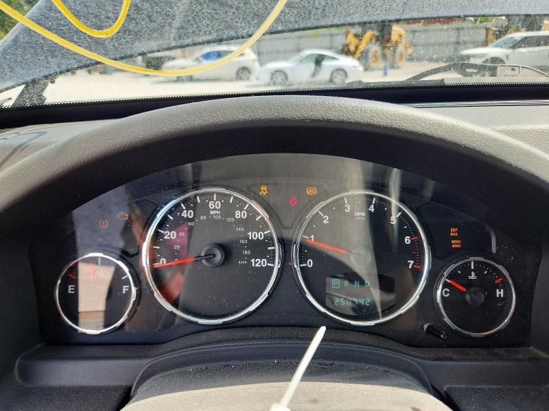 2010 Jeep Liberty მანქანა იყიდება აუქციონზე, vin: 1J4PN2GK7AW100981, აუქციონის ნომერი: 66015976