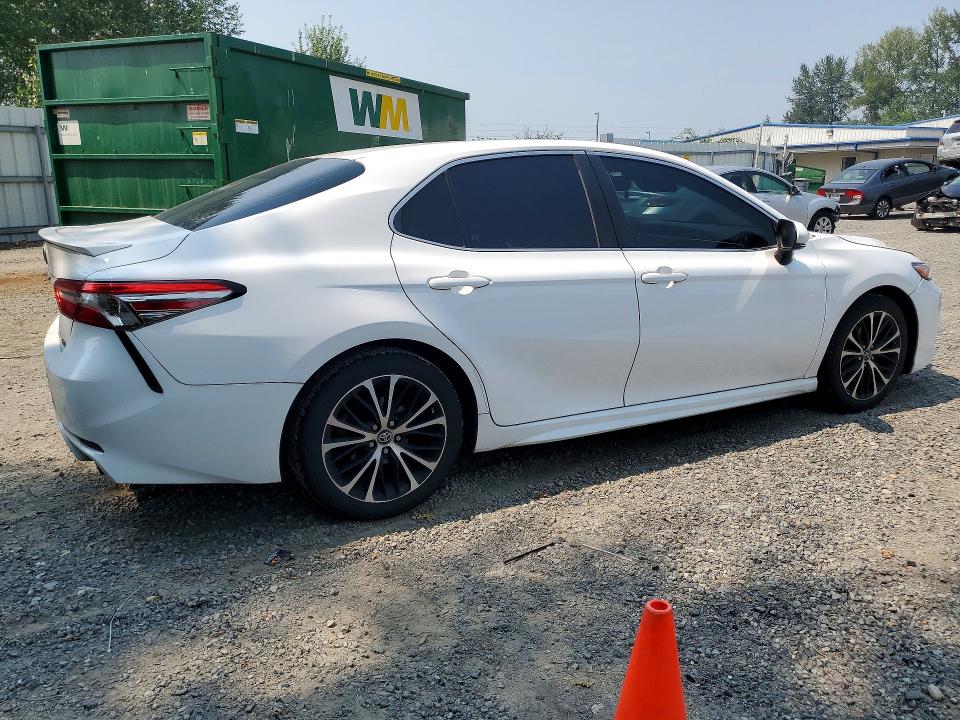 Продажа на аукционе авто 2018 Toyota Camry, vin: 4T1B11HK2JU667076, номер лота: 63620926