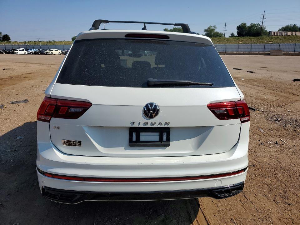 63448526 :رقم المزاد ، 3VVCB7AX4NM138139 vin ، 2022 Volkswagen Tiguan مزاد بيع
