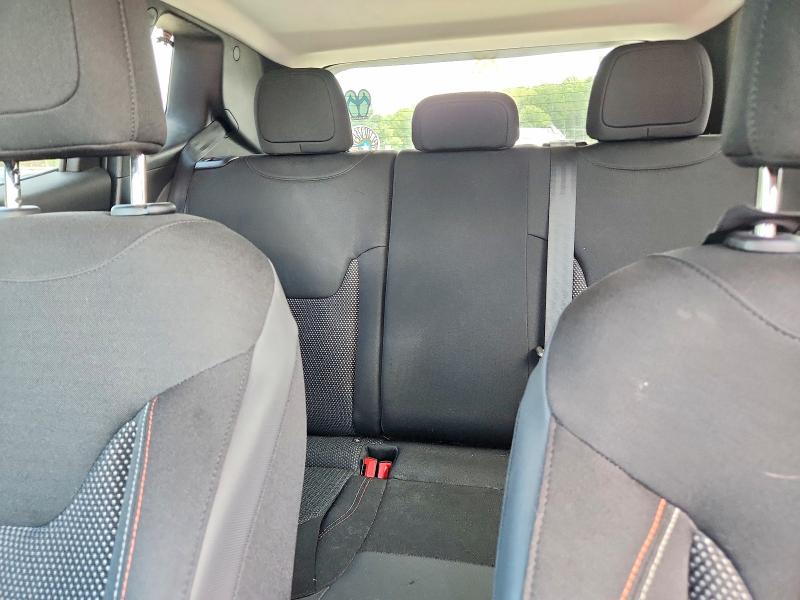 63670946 :رقم المزاد ، ZACCJBBT0GPD62010 vin ، 2016 Jeep Renegade مزاد بيع