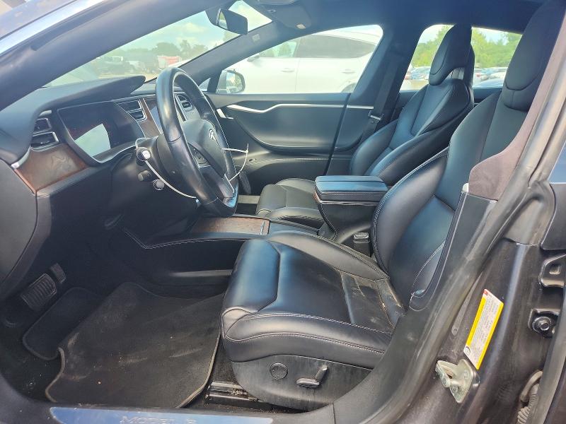65385656 :رقم المزاد ، 5YJSA1E28HF222255 vin ، 2017 Tesla Model S مزاد بيع