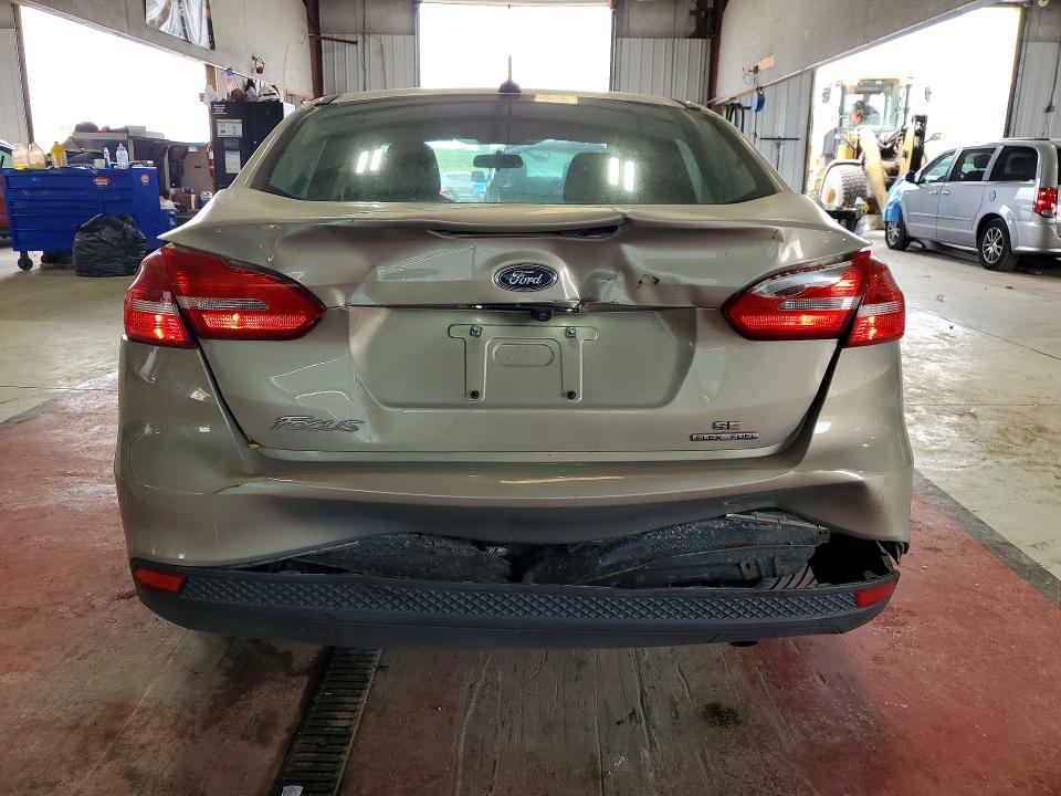 64402396 :رقم المزاد ، 1FADP3F28GL365726 vin ، 2016 Ford Focus مزاد بيع