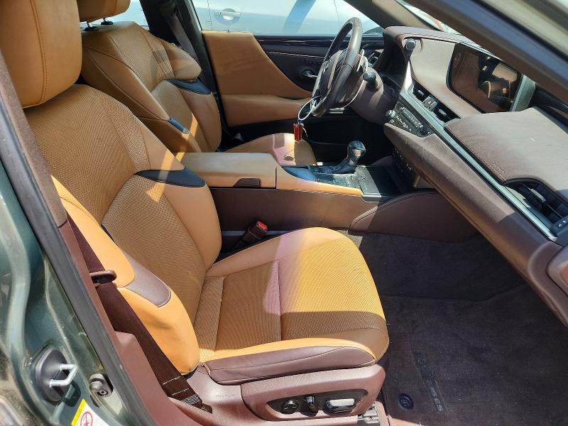 64315246 :رقم المزاد ، 58ABZ1B11KU001796 vin ، 2019 Lexus Es مزاد بيع