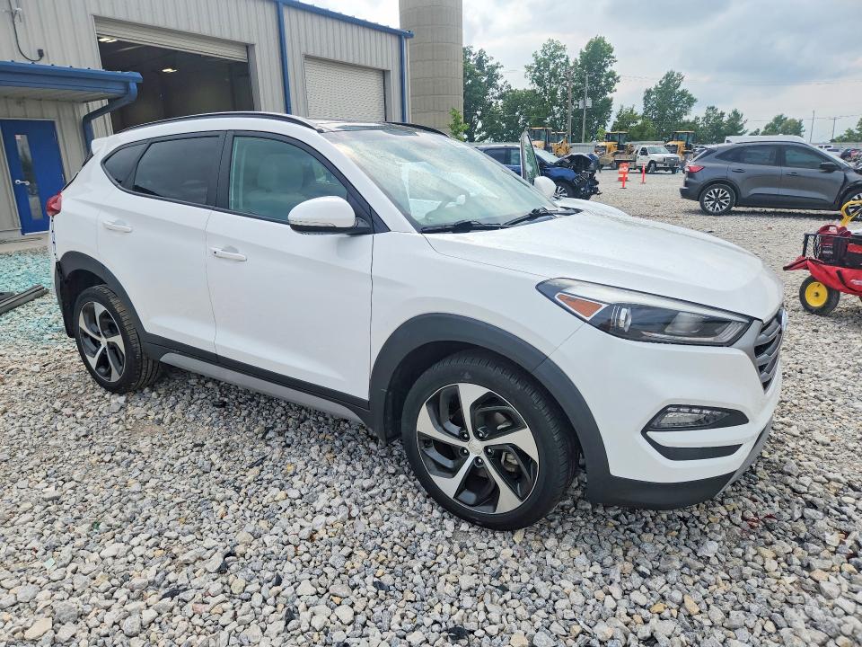 63671826 :رقم المزاد ، KM8J3CA24JU783942 vin ، 2018 Hyundai Tucson مزاد بيع
