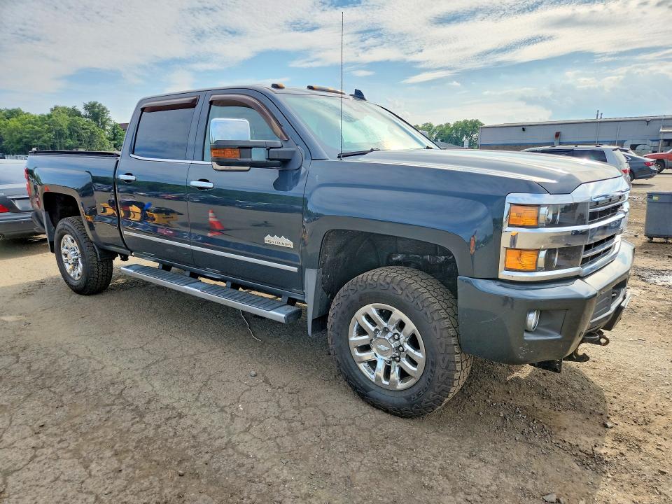 62956976 :رقم المزاد ، 1GC1KXEG8JF158338 vin ، 2018 Chevrolet Silverado مزاد بيع