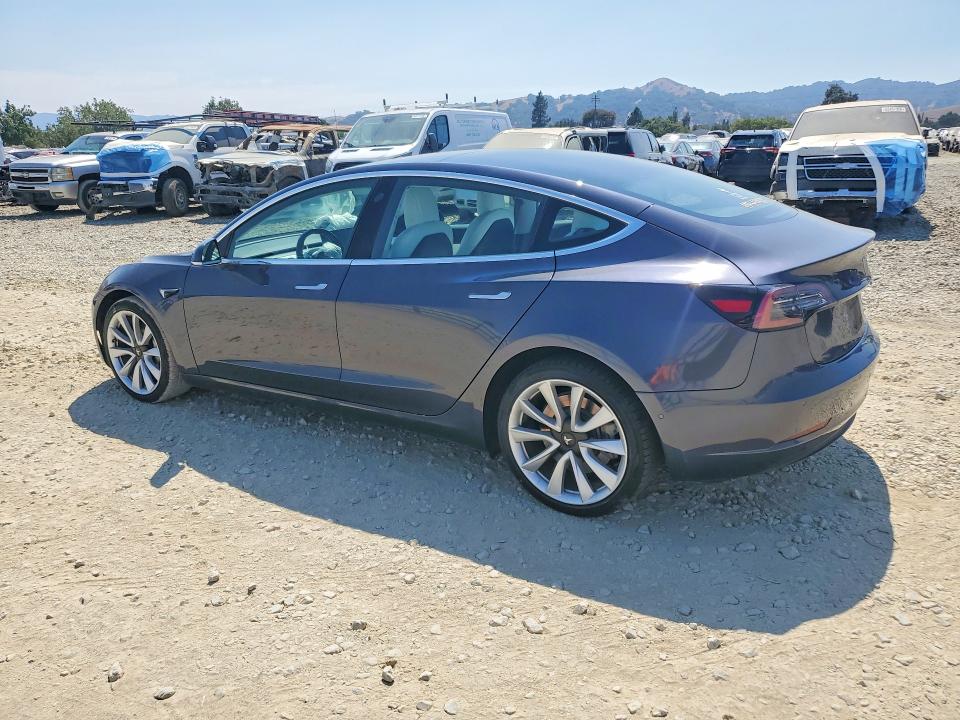 Продаж на аукціоні авто 2018 Tesla Model 3, vin: 5YJ3E1EB8JF111848, номер лоту: 64804306
