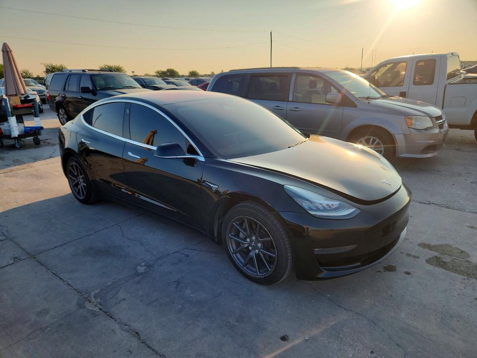 Продажа на аукционе авто 2018 Tesla Model 3, vin: 5YJ3E1EA2JF172376, номер лота: 63414176