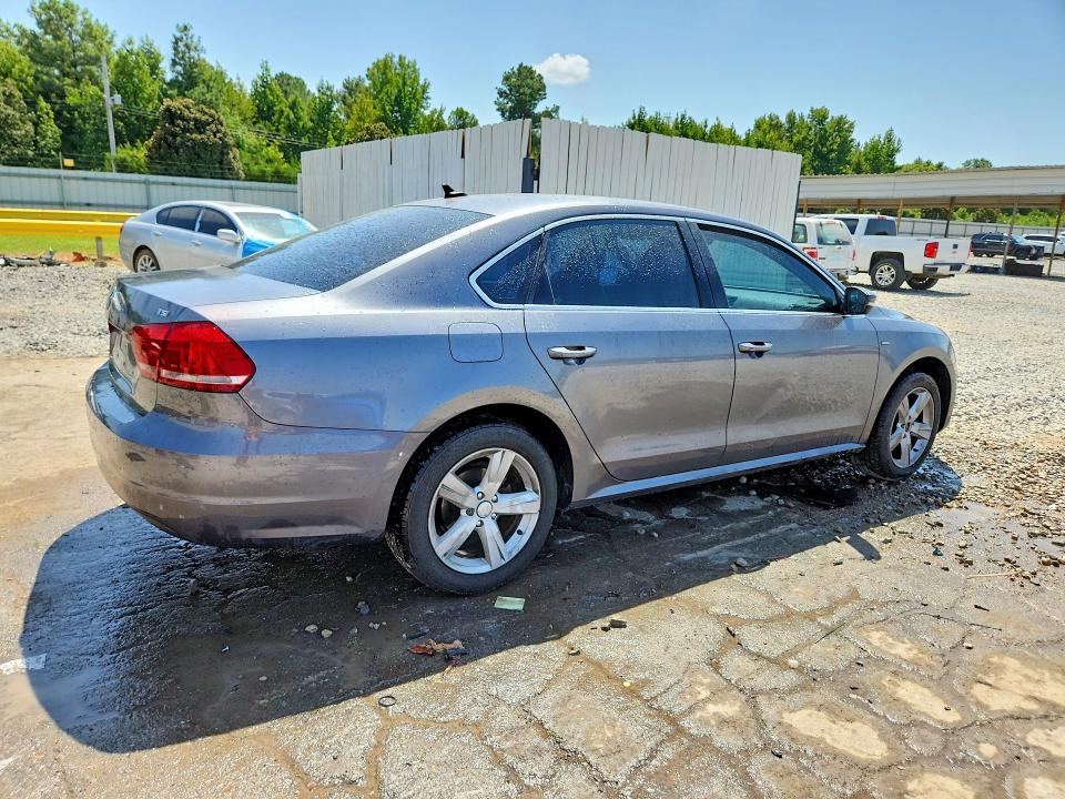 2015 Volkswagen Passat მანქანა იყიდება აუქციონზე, vin: 1VWAT7A32FC120383, აუქციონის ნომერი: 65345856