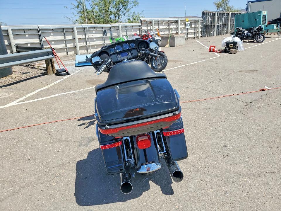 66990116 :رقم المزاد ، 1HD1FCC17JB619949 vin ، 2018 Harley-davidson Flhtcu مزاد بيع