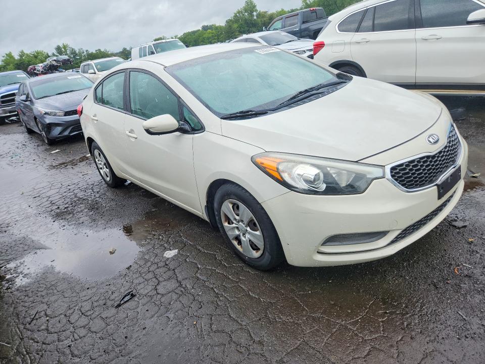 63564446 :رقم المزاد ، KNAFK4A62F5418678 vin ، 2015 Kia Forte مزاد بيع