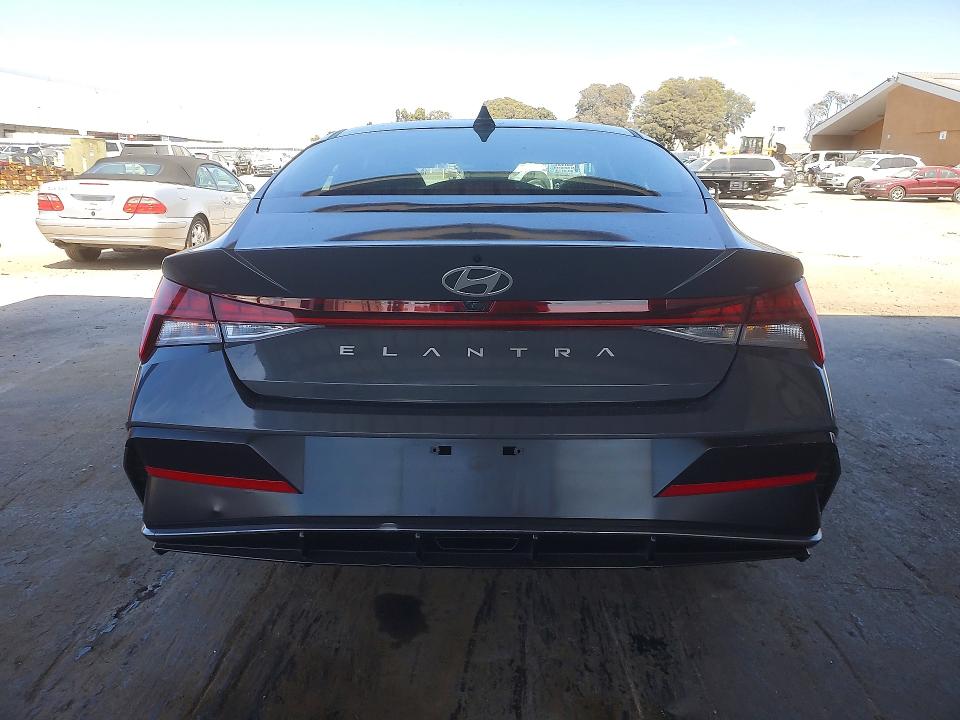 65226996 :رقم المزاد ، KMHLS4DG4SU005795 vin ، 2025 Hyundai Elantra مزاد بيع