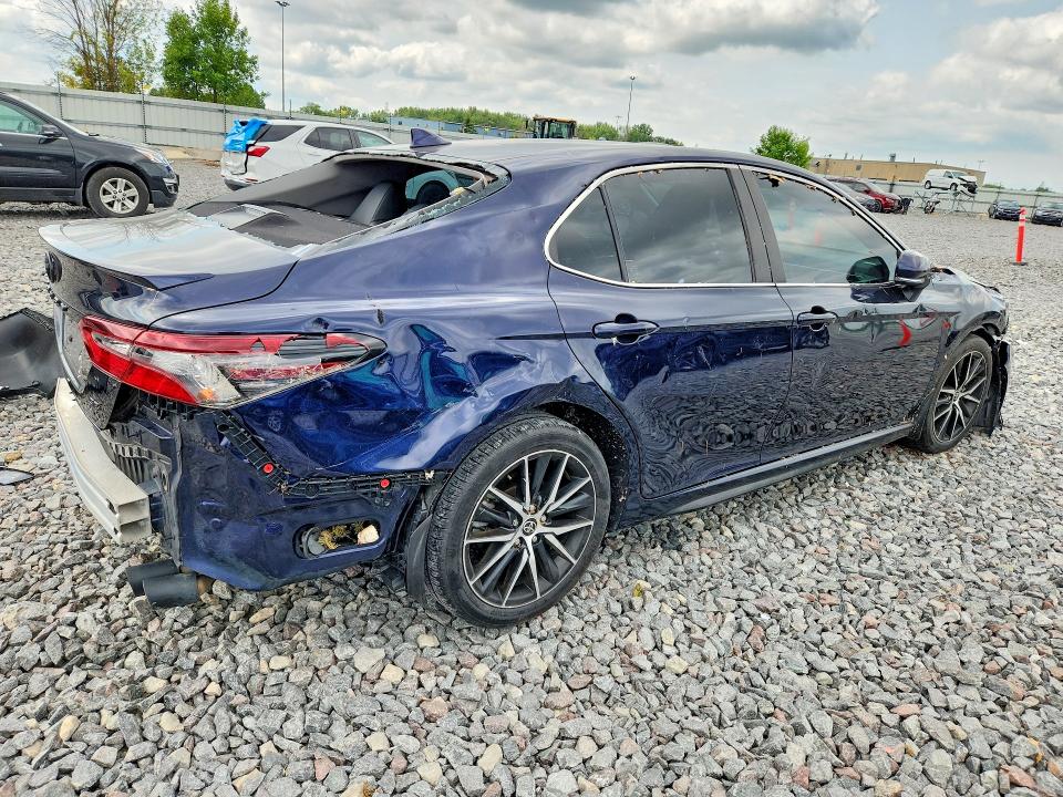 Продаж на аукціоні авто 2022 Toyota Camry, vin: 4T1G11AK0NU713526, номер лоту: 63152306