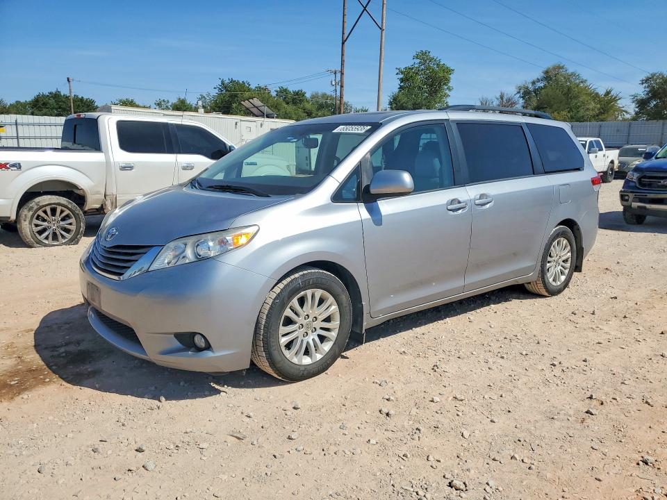 65055936 :رقم المزاد ، 5TDYK3DC9DS333514 vin ، 2013 Toyota Sienna مزاد بيع