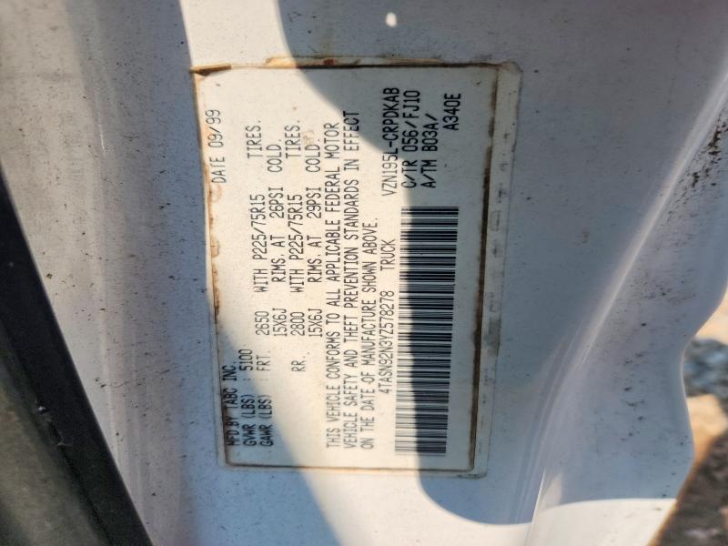 64369806 :رقم المزاد ، 4TASN92N3YZ578278 vin ، 2000 Toyota Tacoma مزاد بيع