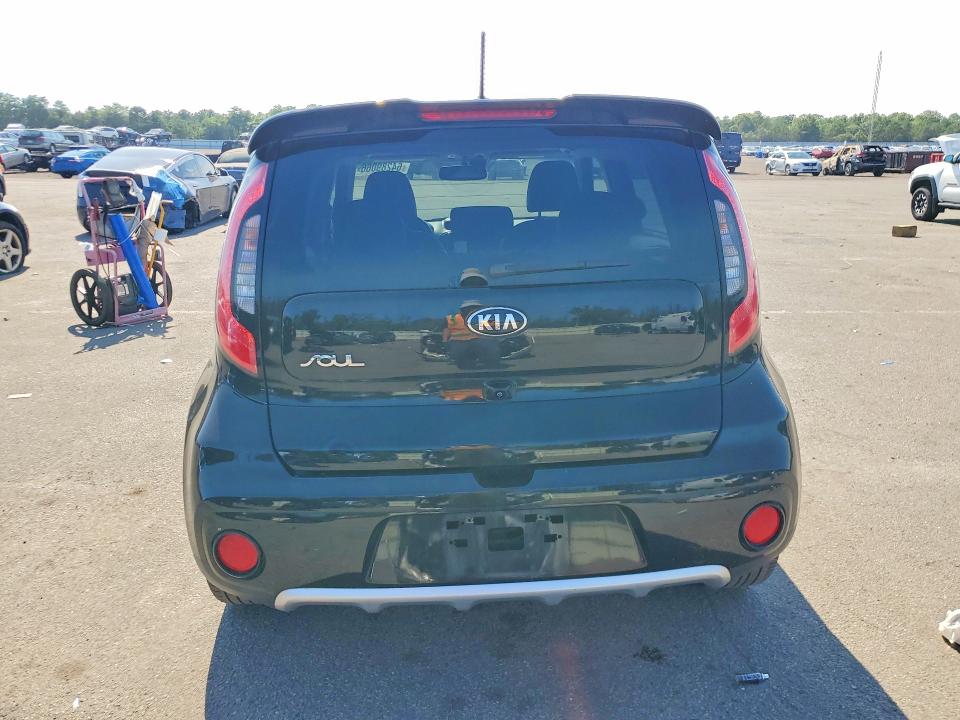 Продаж на аукціоні авто 2018 Kia Soul, vin: KNDJP3A51J7516596, номер лоту: 64289066