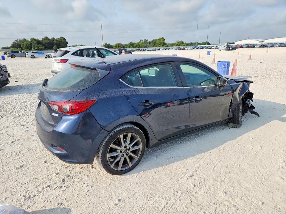 63770526 :رقم المزاد ، 3MZBN1L39JM266456 vin ، 2018 Mazda 3 مزاد بيع
