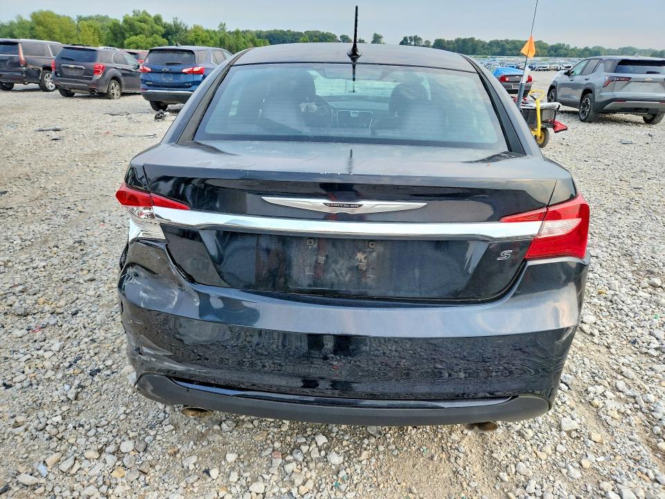 64218646 :رقم المزاد ، 1C3CCBBGXDN747354 vin ، 2013 Chrysler 200 مزاد بيع