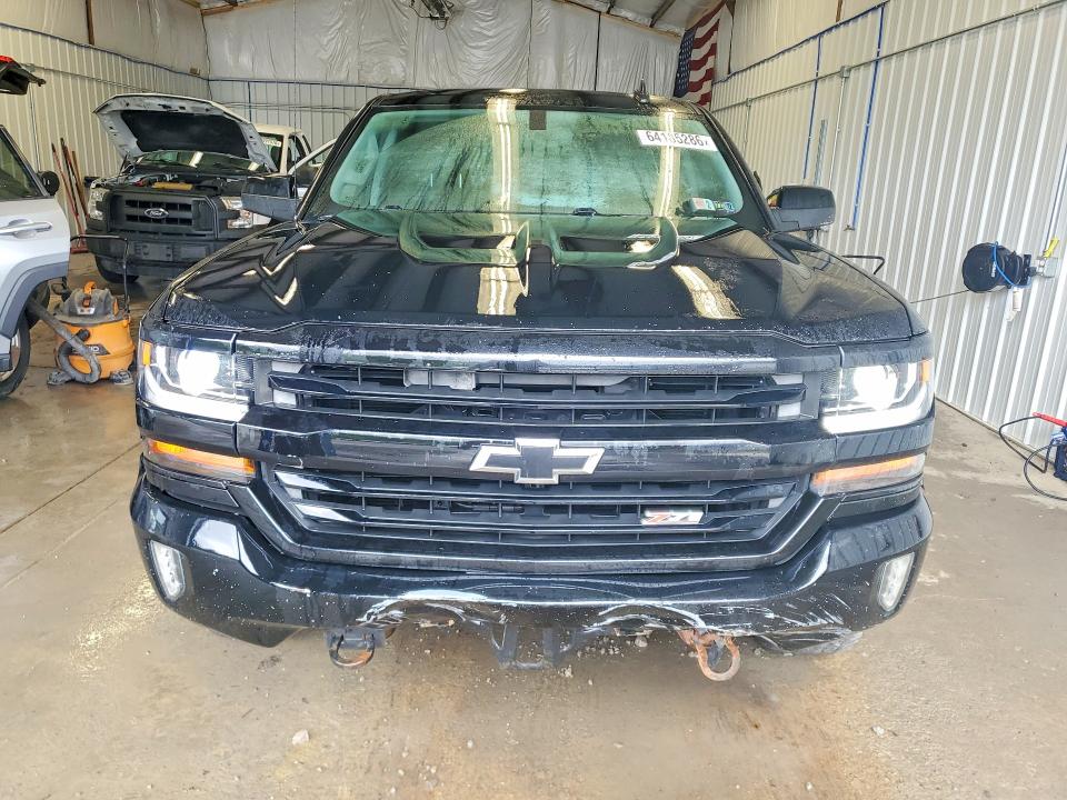 2017 Chevrolet Silverado მანქანა იყიდება აუქციონზე, vin: 3GCUKREC3HG135371, აუქციონის ნომერი: 64185286