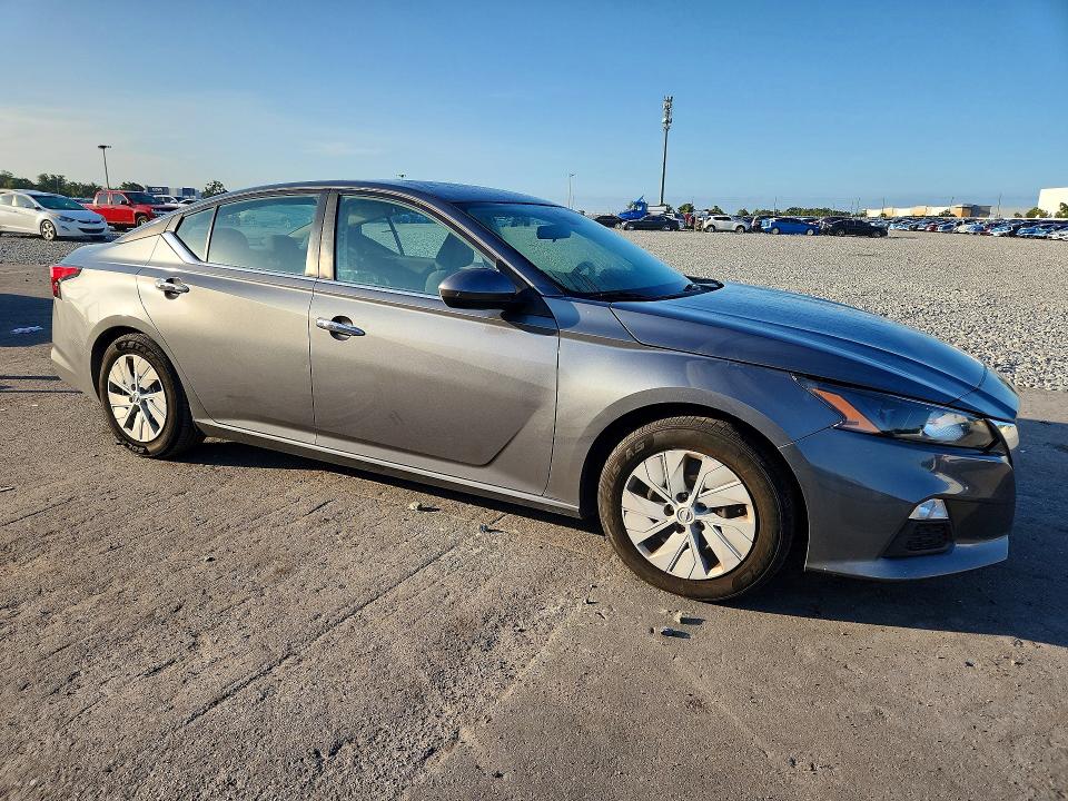 Продаж на аукціоні авто 2022 Nissan Altima, vin: 1N4BL4BV9NN300989, номер лоту: 64197716