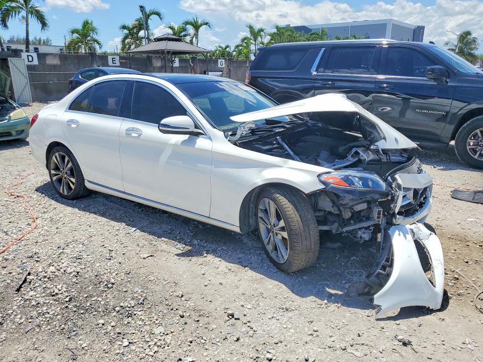 2018 Mercedes-benz C მანქანა იყიდება აუქციონზე, vin: WDDWF4JB6JR323603, აუქციონის ნომერი: 67017286