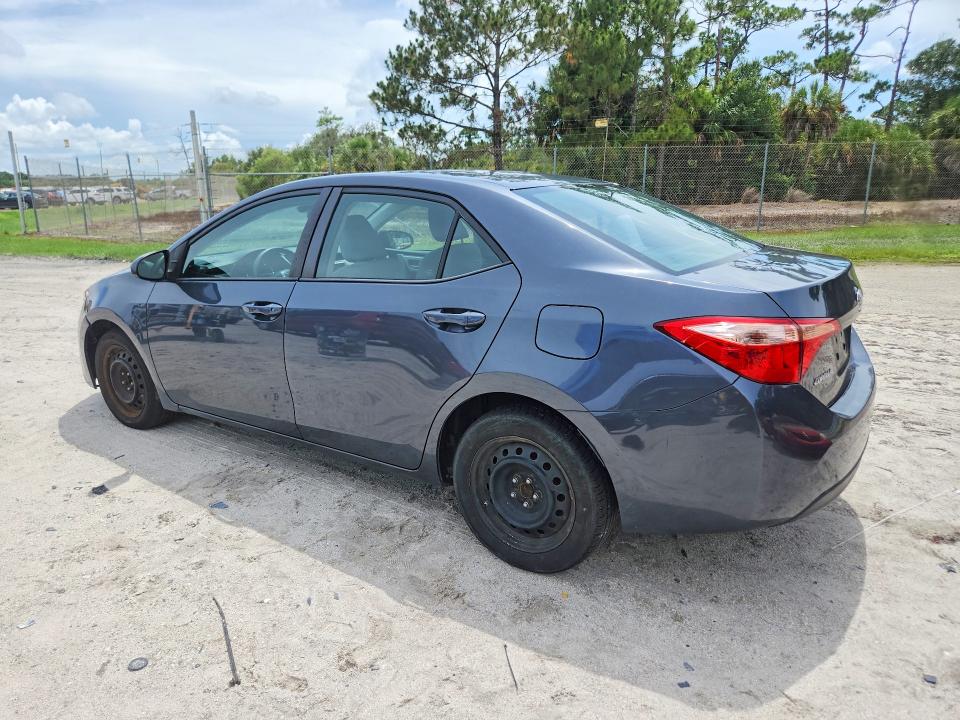 64242716 :رقم المزاد ، 2T1BURHE3HC949237 vin ، 2017 Toyota Corolla مزاد بيع