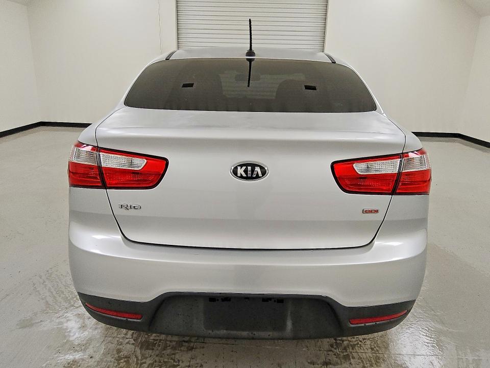 64649306 :رقم المزاد ، KNADM4A35F6428574 vin ، 2015 Kia Rio مزاد بيع