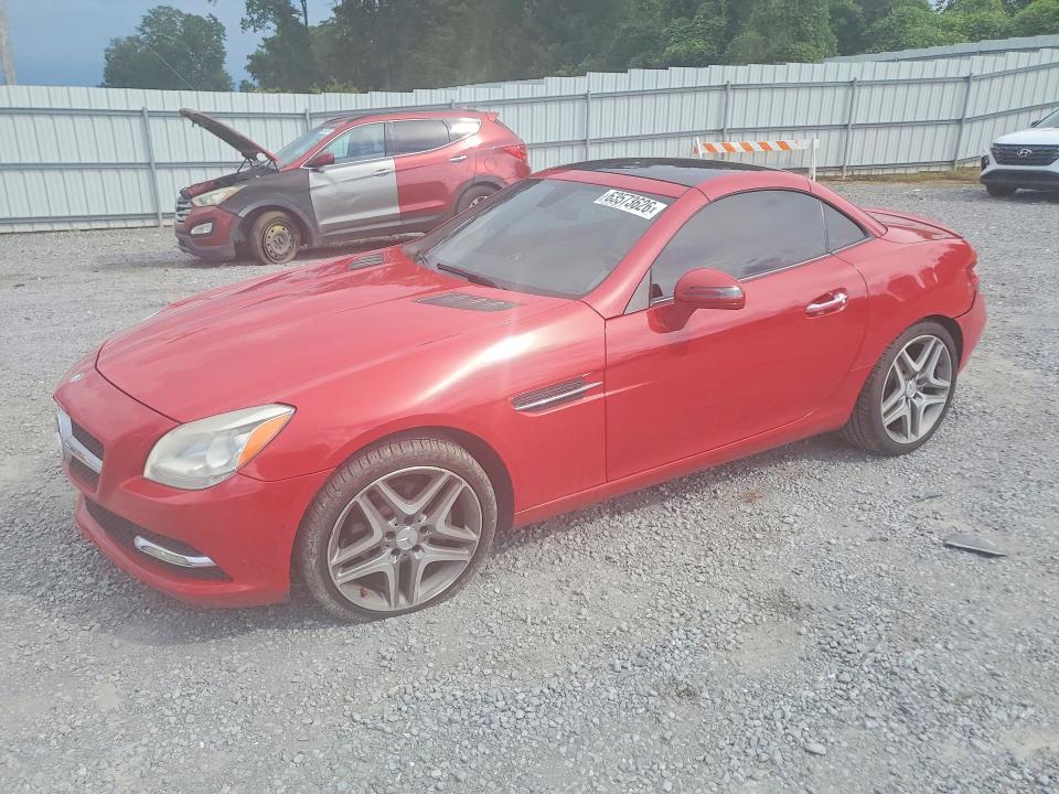63573626 :رقم المزاد ، WDDPK4HA2FF113103 vin ، 2015 Mercedes-benz Slk مزاد بيع