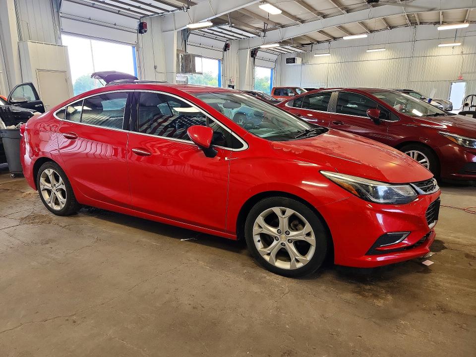 63893086 :رقم المزاد ، 1G1BF5SM4H7238871 vin ، 2017 Chevrolet Cruze مزاد بيع