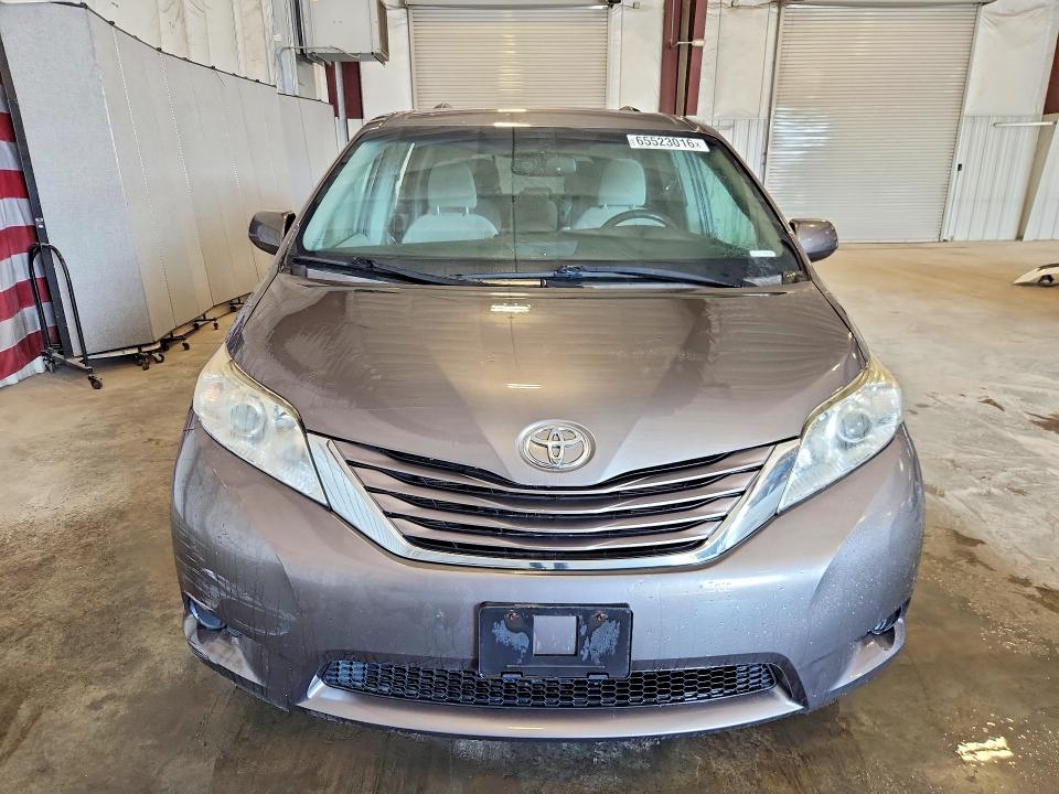 Продажа на аукционе авто 2017 Toyota Sienna, vin: 5TDKZ3DC5HS815193, номер лота: 65523016