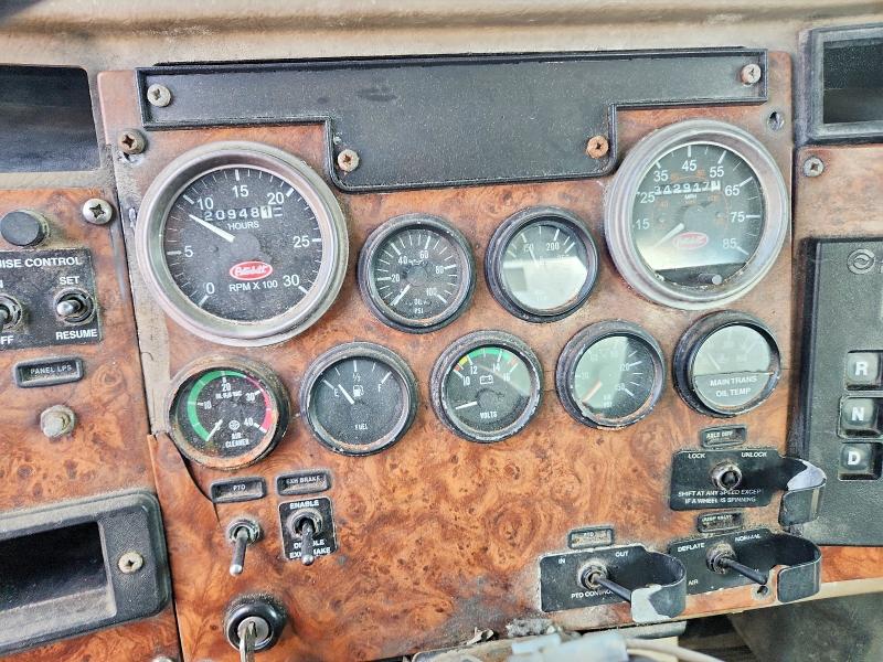 Aukcja sprzedaży 2002 Peterbilt 330, vin: 2NPNLD9X72M580835, numer aukcji: 65303676