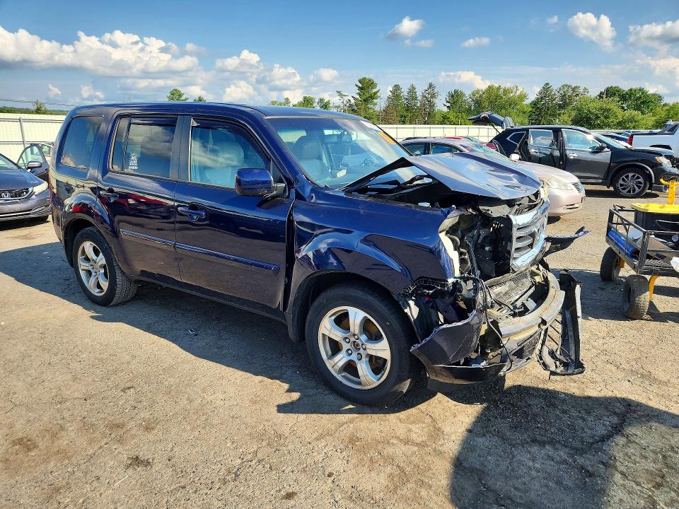 66997756 :رقم المزاد ، 5FNYF4H52FB070795 vin ، 2015 Honda Pilot مزاد بيع