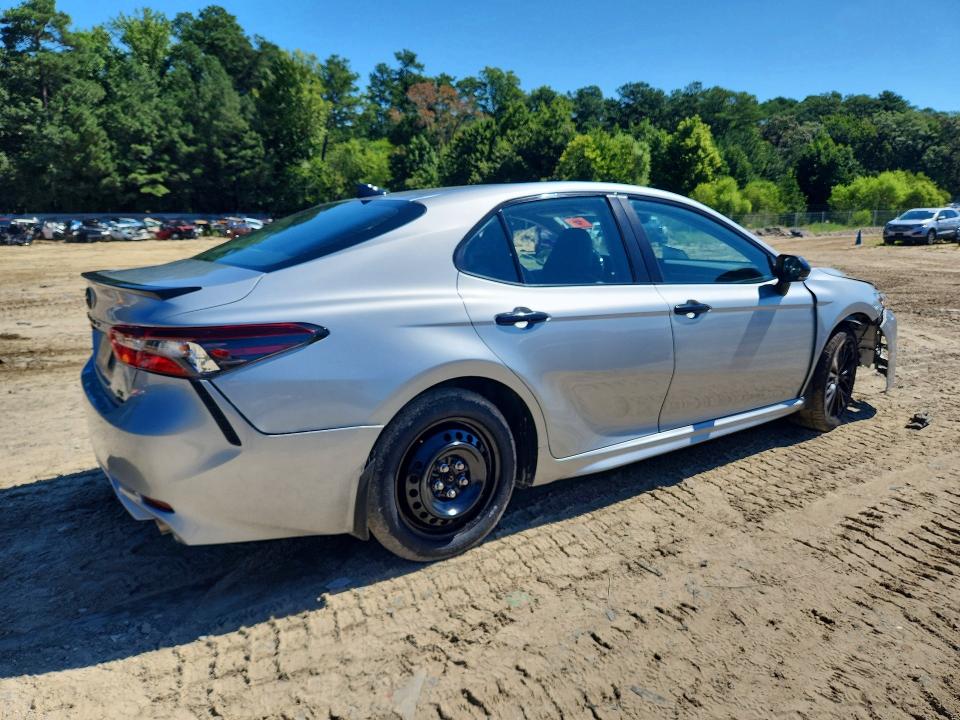 65286746 :رقم المزاد ، 4T1T11BK6MU038759 vin ، 2021 Toyota Camry مزاد بيع