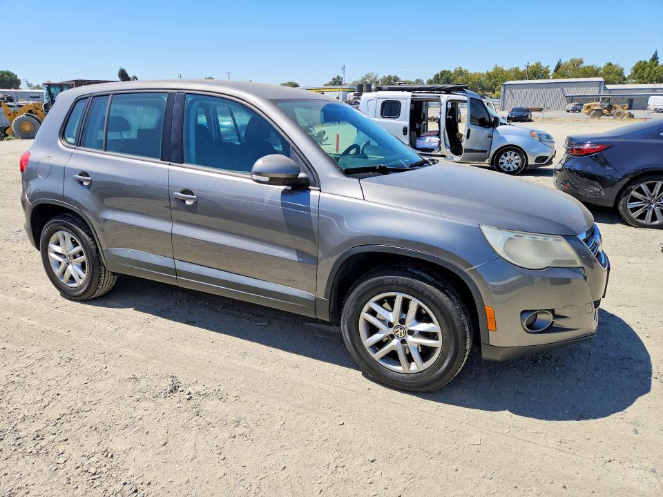 Продаж на аукціоні авто 2011 Volkswagen Tiguan, vin: WVGAV7AX5BW527506, номер лоту: 65863966