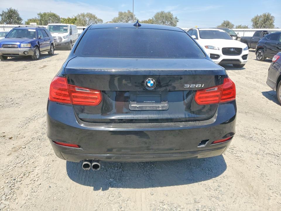 2013 Bmw 328 მანქანა იყიდება აუქციონზე, vin: WBA3C1G51DNR45623, აუქციონის ნომერი: 64142276