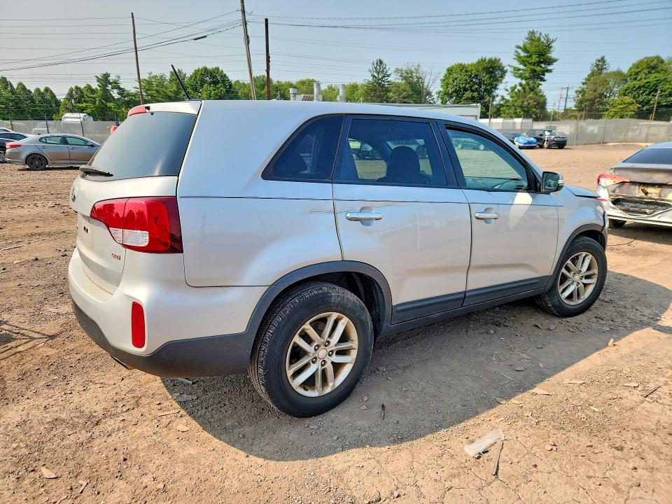 63562386 :رقم المزاد ، 5XYKT3A61FG577286 vin ، 2015 Kia Sorento مزاد بيع